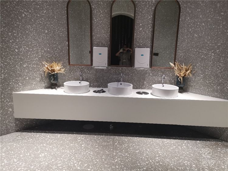 衛(wèi)生間裝飾貼膜改色