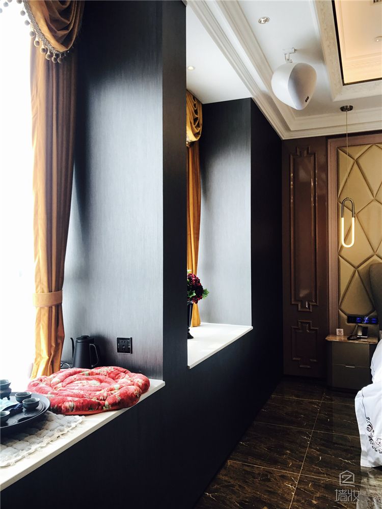 黑色木紋裝飾貼膜