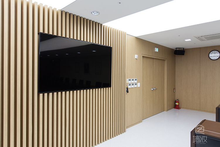 大學多功能教室會議室pvc木紋膜多種拼接方式裝飾效果展示