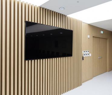 大學(xué)多功能教室會(huì)議室pvc木紋膜多種拼接方式裝飾效果展示