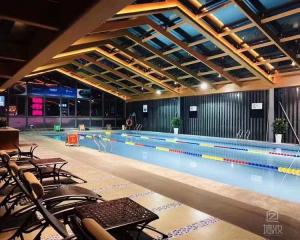 泳池區(qū)域可以使用木紋膜嗎？——pvc木紋膜