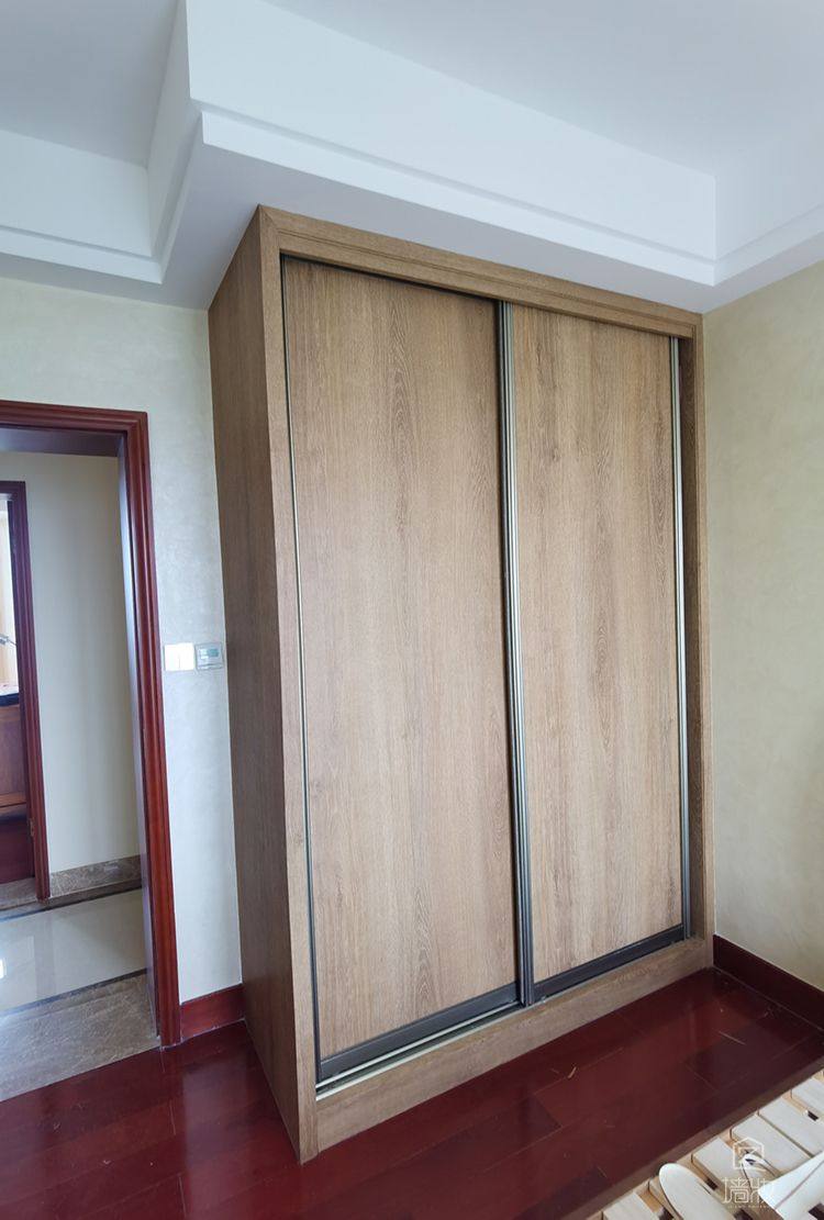 LG木紋膜如何快速翻新家中的衣柜-PVC裝飾貼膜